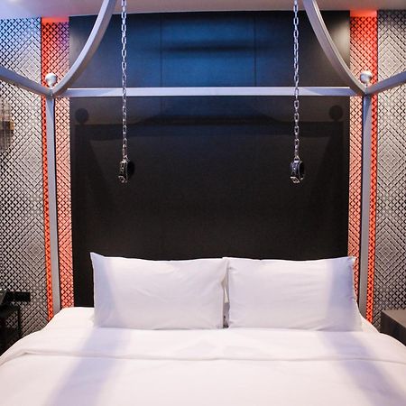 G Boutique Silom Hotel Bangkok Extérieur photo