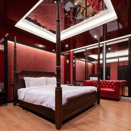 G Boutique Silom Hotel Bangkok Extérieur photo