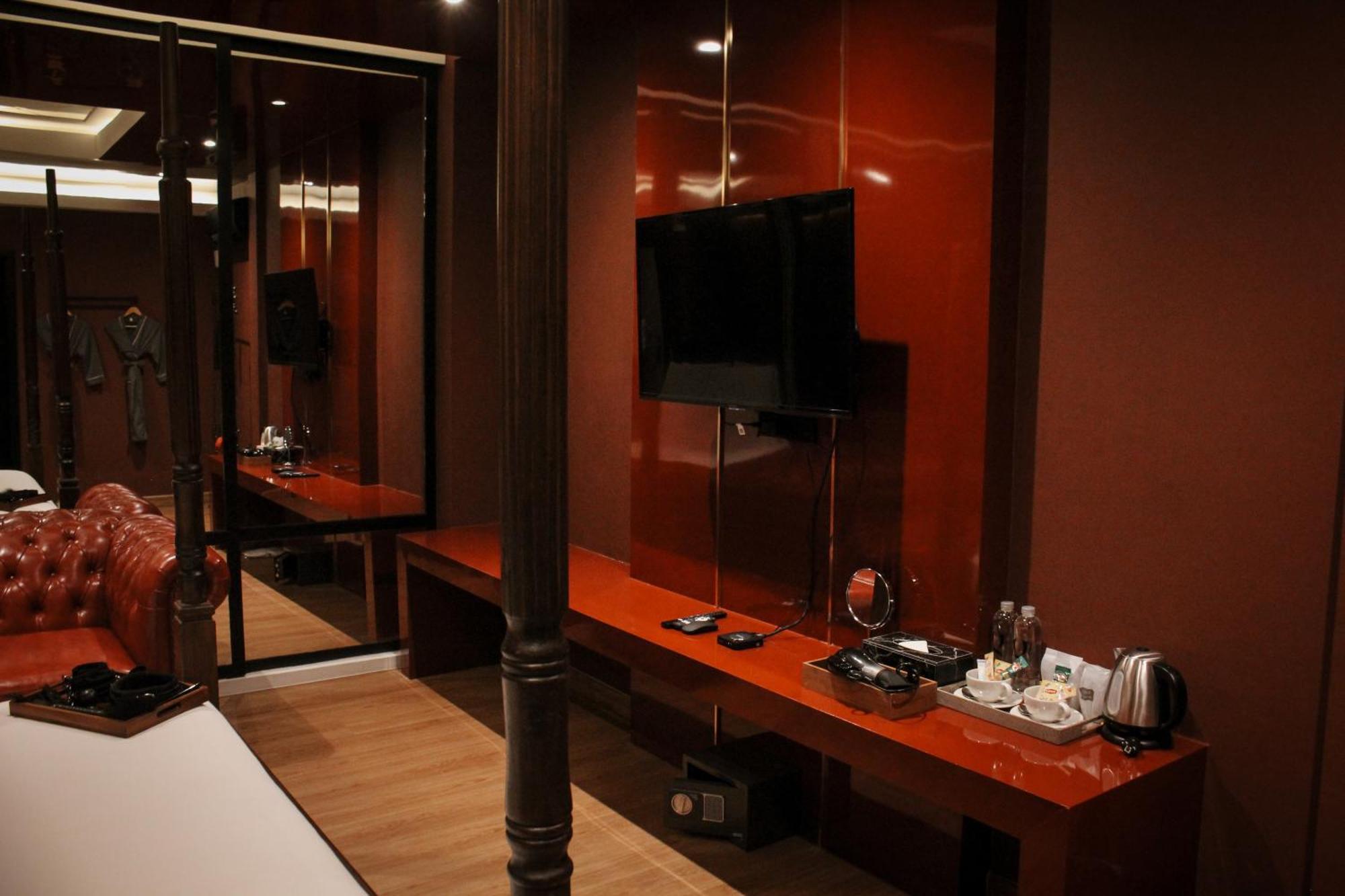G Boutique Silom Hotel Bangkok Extérieur photo