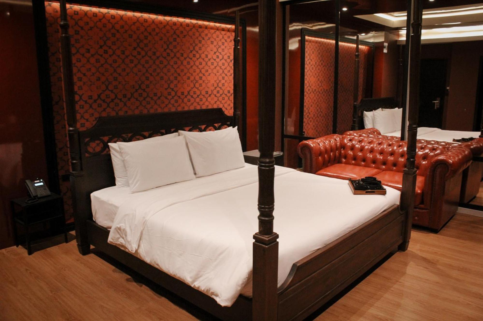 G Boutique Silom Hotel Bangkok Extérieur photo
